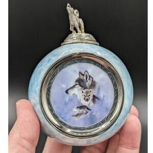 Wolf Ornament Spirit of the Wilderness Bradford Exchange Golden Generation 1997